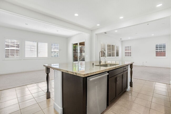 Building Photo - Charming 4BR/4BA Single-Family Home in Sou...