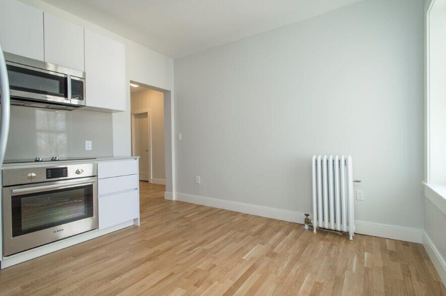 Building Photo - 37 Radnor Rd