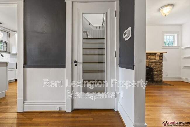 Building Photo - 1041 Fontaine Rd