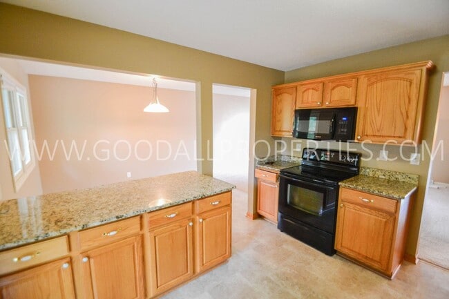 Building Photo - Charming 3-Bedroom Home in West Des Moines