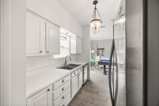 Building Photo - 810 Augusta Dr