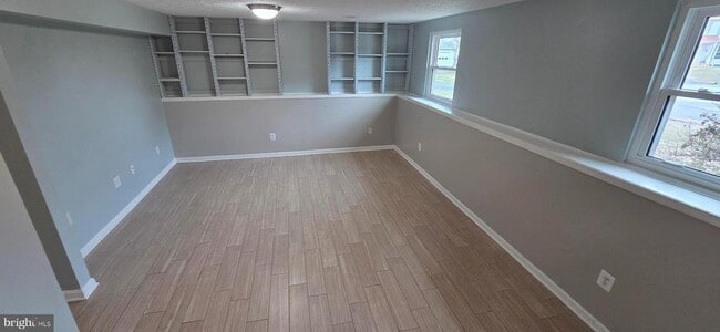 Building Photo - 223 Laura Anne Ct