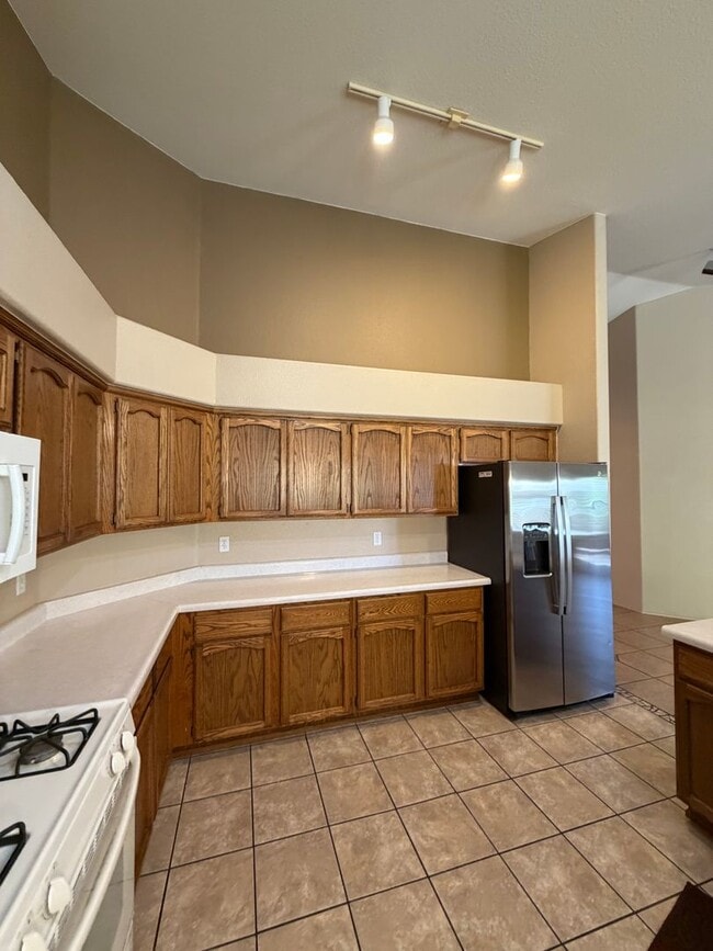 Building Photo - 3 BEDROOM HOME IN FALLS RANCH!