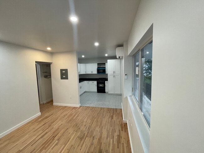 Primary Photo - 135 Zamora Ave