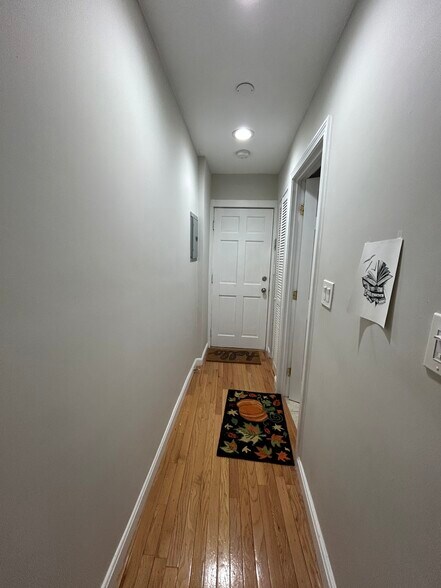 Building Photo - 226 Hanover St