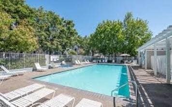 Swimming pool & hot tub - 785 Portwalk Plz