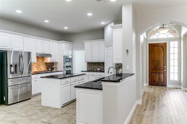 Building Photo - 412 Red Castle Dr