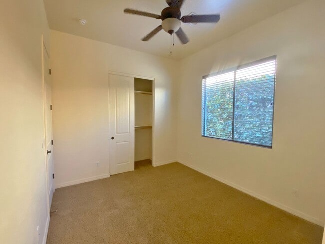 Building Photo - 30 Starview Ct