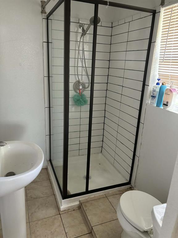 Building Photo - 9104 Glenn Ln