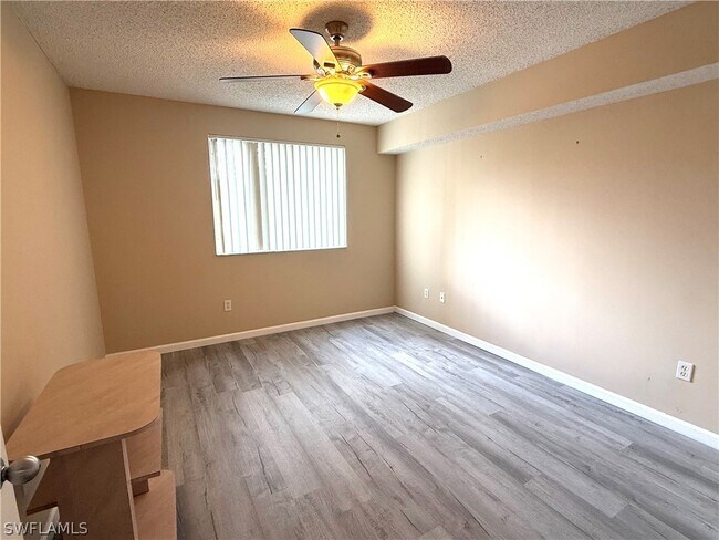 Building Photo - 1865 Florida Club Dr