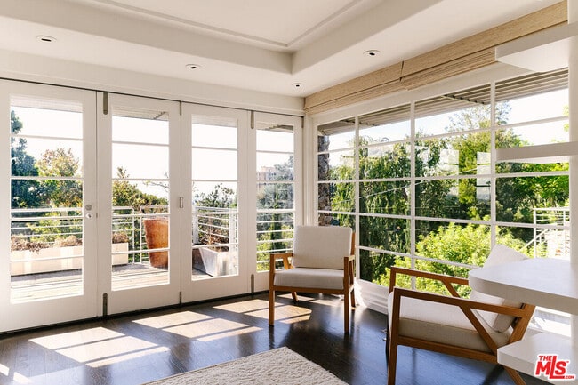 Building Photo - 4217 Cromwell Ave