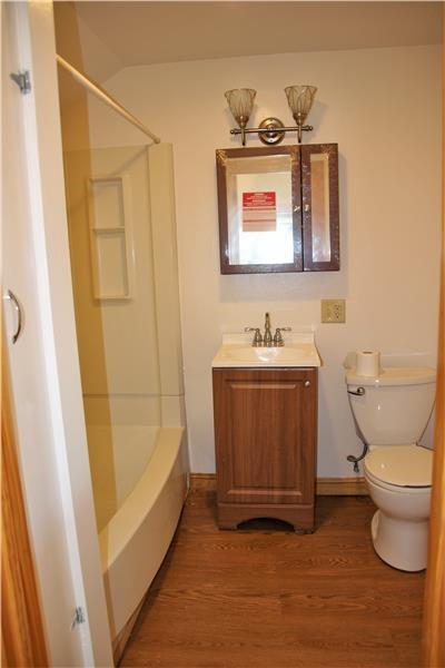 Building Photo - 511 Pond St