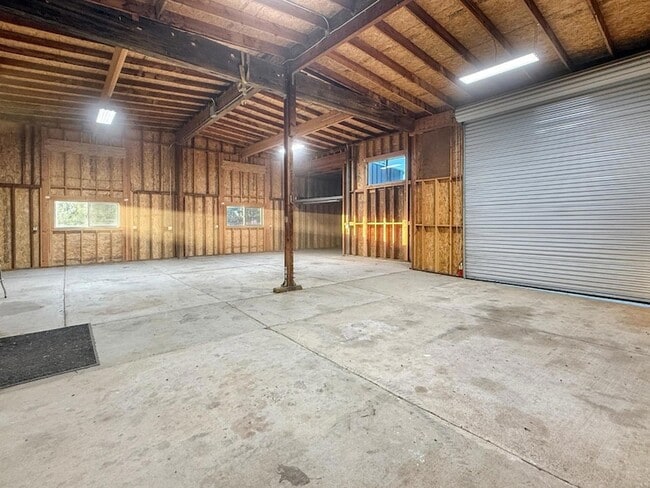 Building Photo - 2800 Roop Rd