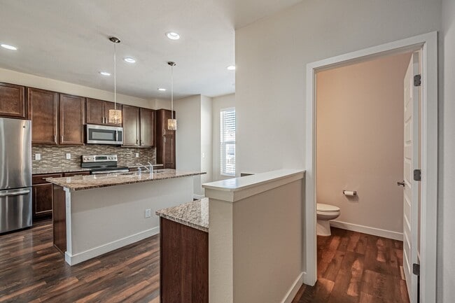 Building Photo - 2BD, 2.5BA Broomfield Townhome with 2-Car ...