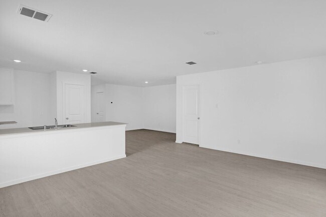 Building Photo - 1025 MacNab Dr