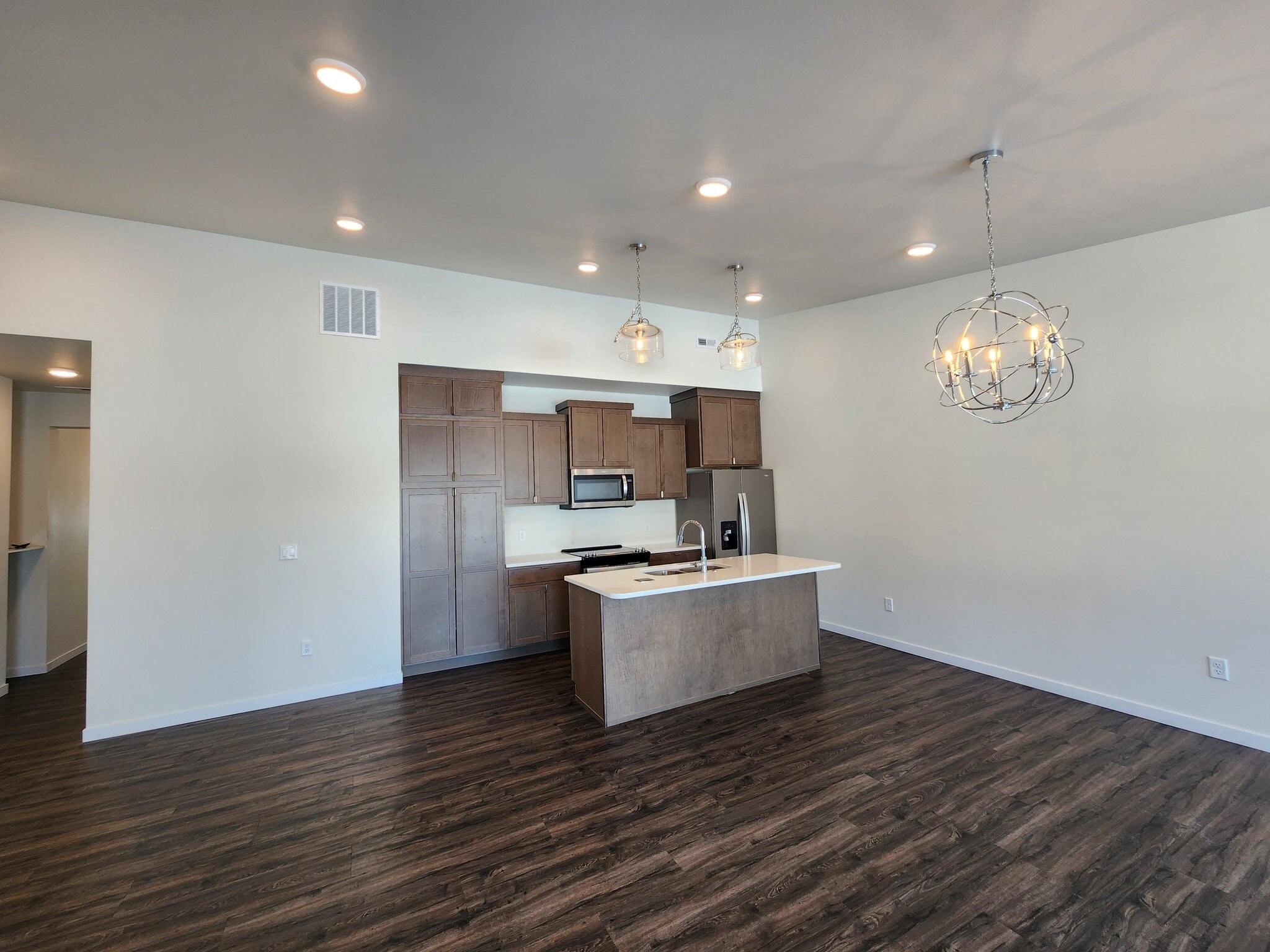 Building Photo - 812 7th St SW