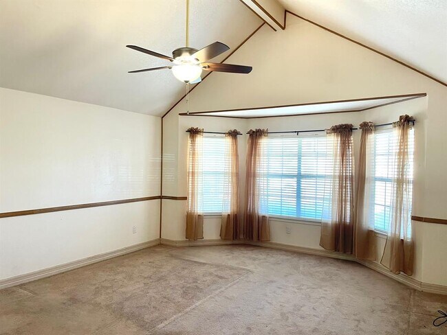 Building Photo - 3258 Meadway Dr