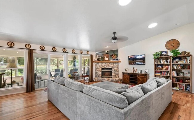 Building Photo - The perfect 4 bed 2 bath home in Meridian ...