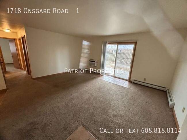 Building Photo - 2 bedroom/ 1 bath apartment in Madison, WI