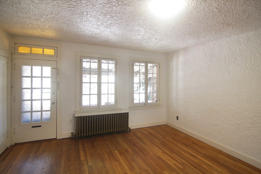 Building Photo - 8001 Saint Lawrence Ave