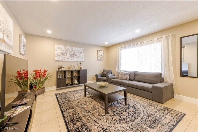 Building Photo - 4605 Bayshore Dr