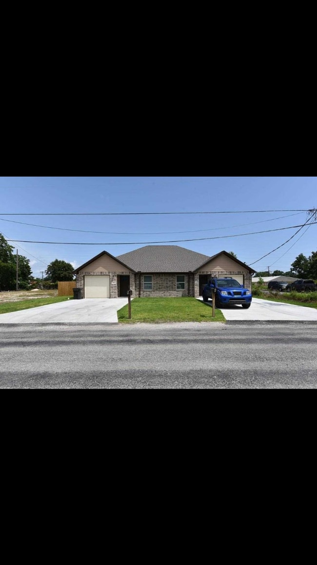 Building Photo - 6150 Hansen Blvd