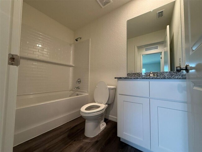 Building Photo - 13453 Kitchener Ave