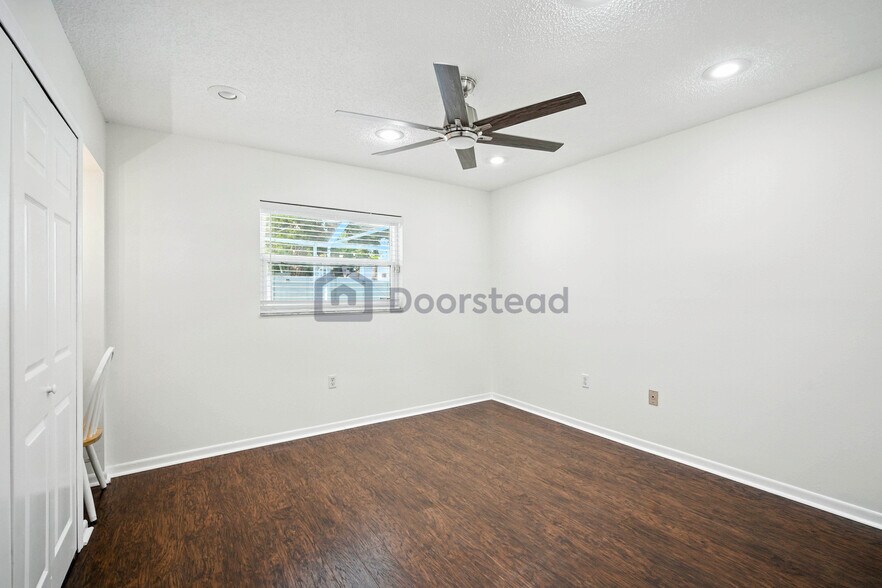 Building Photo - 7892 Sundown Dr