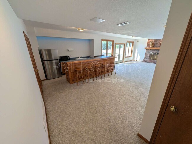 Building Photo - 3905 SW 14 St Ct