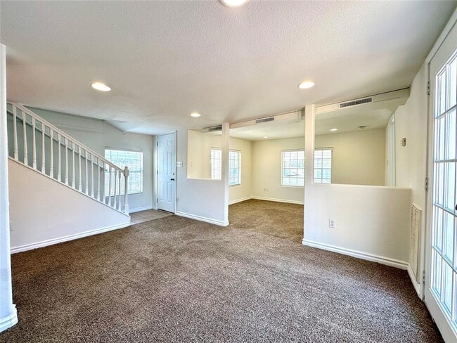 Building Photo - 3024 E 12th St