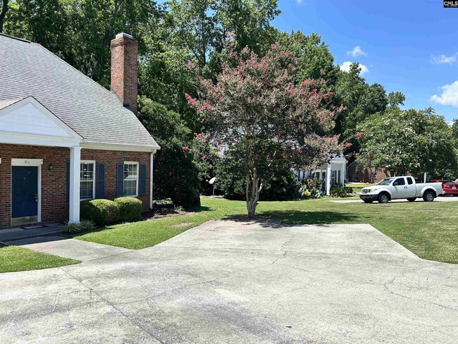 Building Photo - 911 Hulon Ln