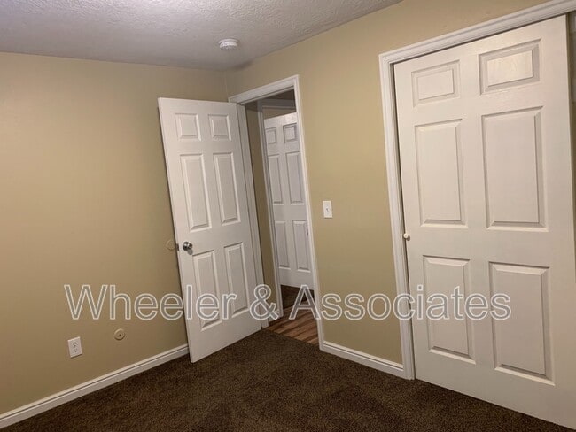 Building Photo - 520 E 4400 S