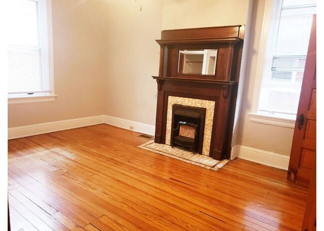 Building Photo - 3204 Bishop St