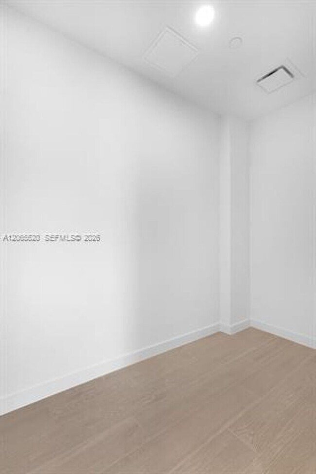 Building Photo - 1400 Biscayne Blvd