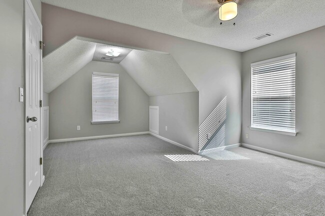 Building Photo - 4BR Fairburn Rental in Quiet Community. La...