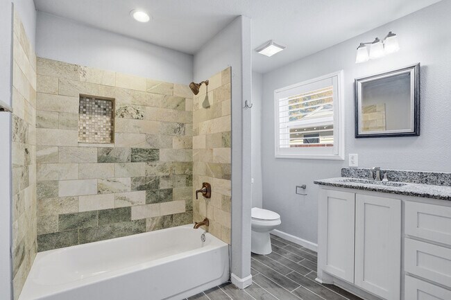 Building Photo - 2933 S Hills Ave