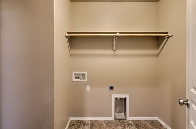 Building Photo - 10268 W Shelborne Dr