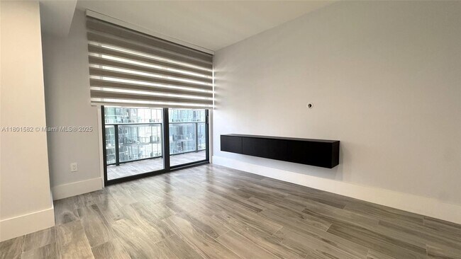 Building Photo - 801 S Miami Ave