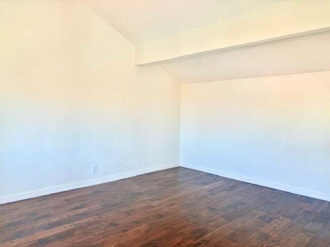 Building Photo - The Colony | Oxnard | 2 Bedroom + 2 Bathroom + Loft