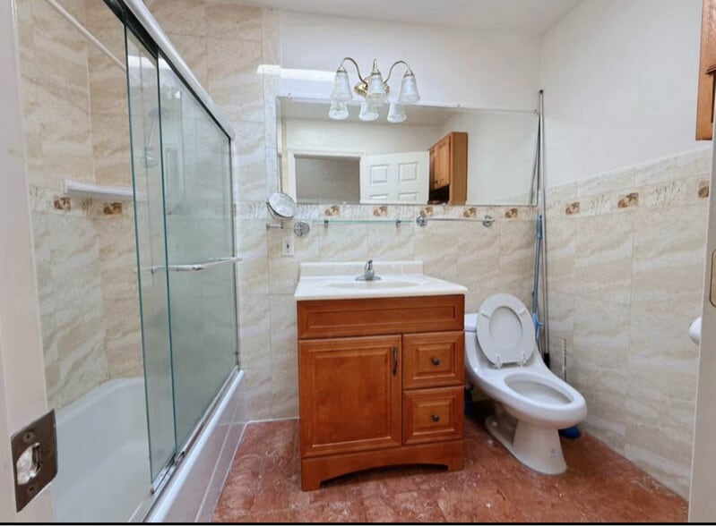 Building Photo - 307 Teddy Ave