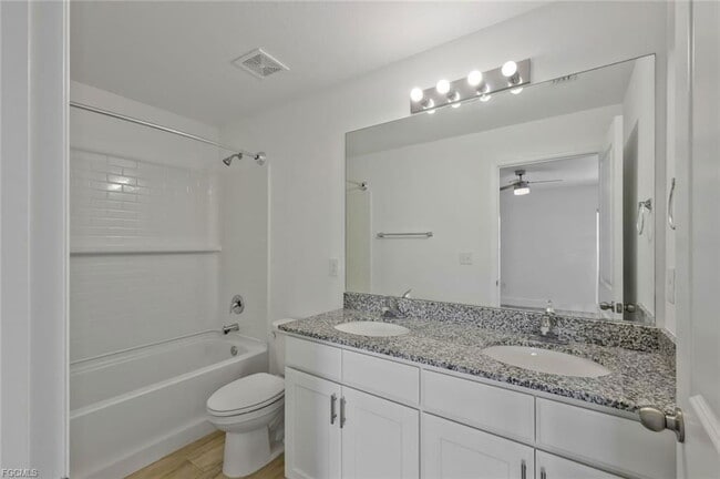 Building Photo - 2426 Santa Barbara Blvd