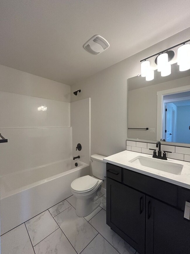 Building Photo - Brand New 2 Bedroom / 2 Bathroom Duplex in...