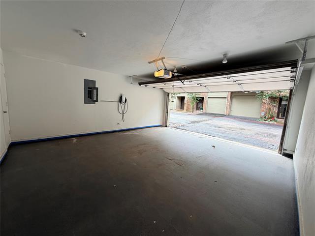Building Photo - 6808 Eastridge Dr