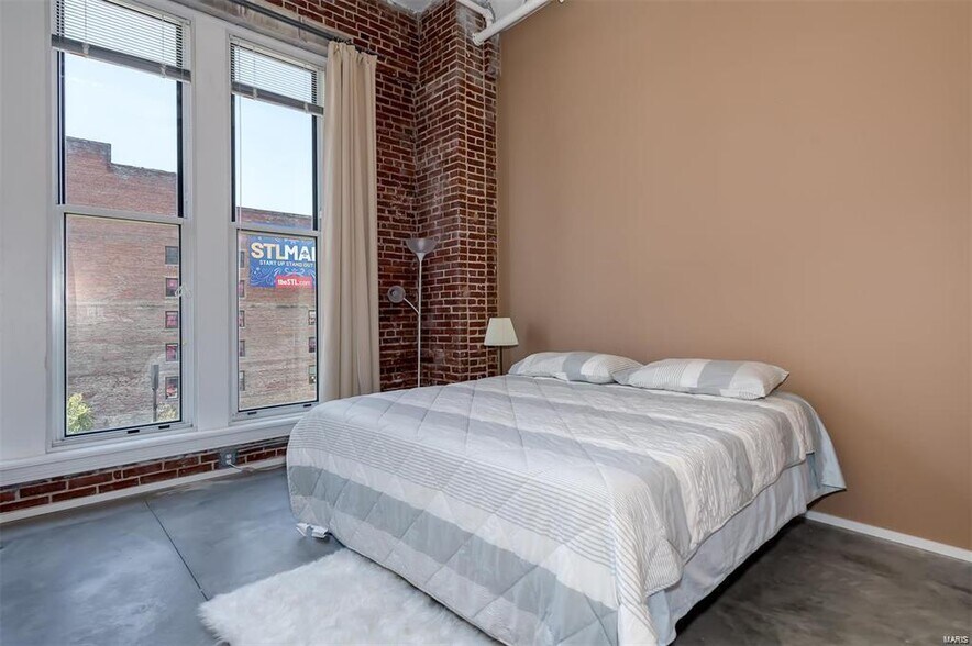 Building Photo - 1136 Washington Ave