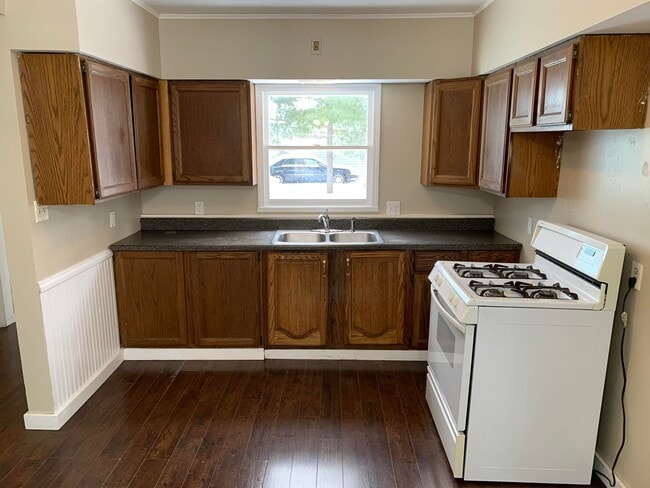 Building Photo - Lovely 3 Bedroom Southside Holland