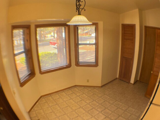 Building Photo - Single-Level 3 Bedroom Home in University Heights | Fenced Backyard + 2-Car Garage