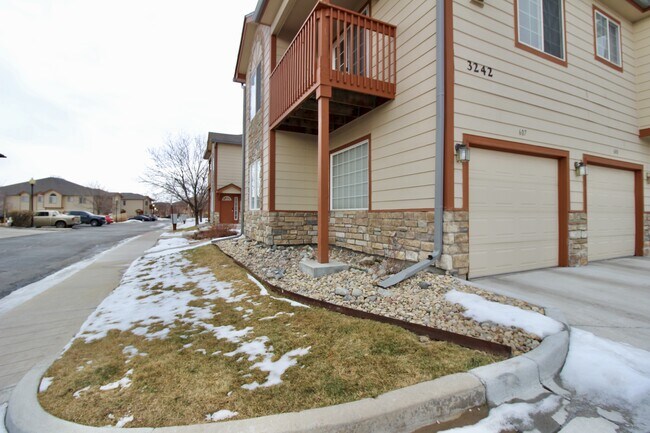 Building Photo - 3242 E 103rd Dr