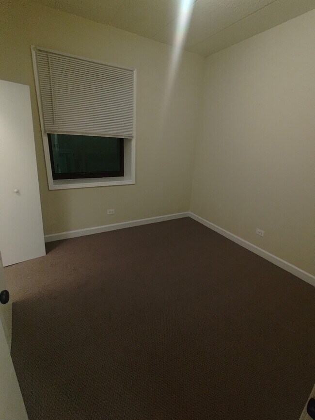 Building Photo - 4752 S Wabash Ave