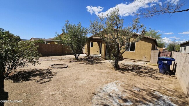 Building Photo - Rancho Valencia 3 bedroom, 2 bath unfurnis...