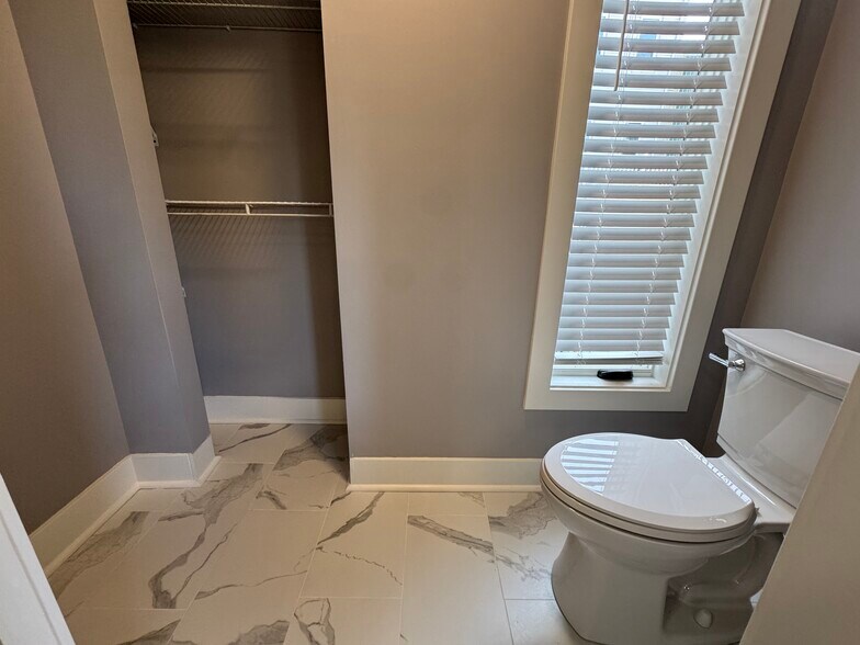 Building Photo - 3116 Dobson St